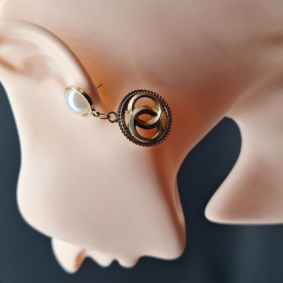 Vintage-Inspired Gold Dangle Earrings with Faux Pearl Stud & Rope Frame - Picture 1 of 6